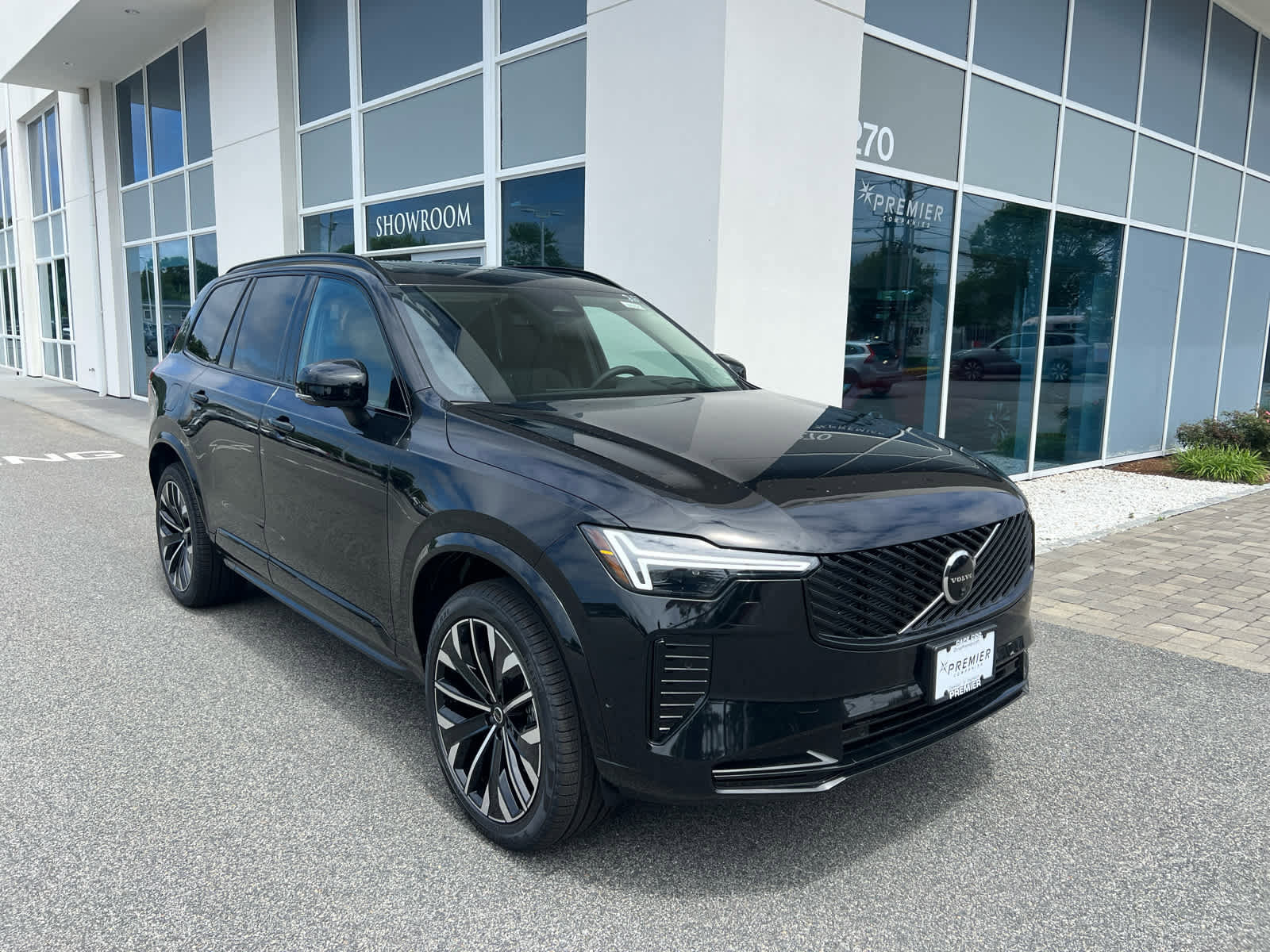New 2026 Volvo XC90 B6 Ultra w/ Protection Package Premier image 2
