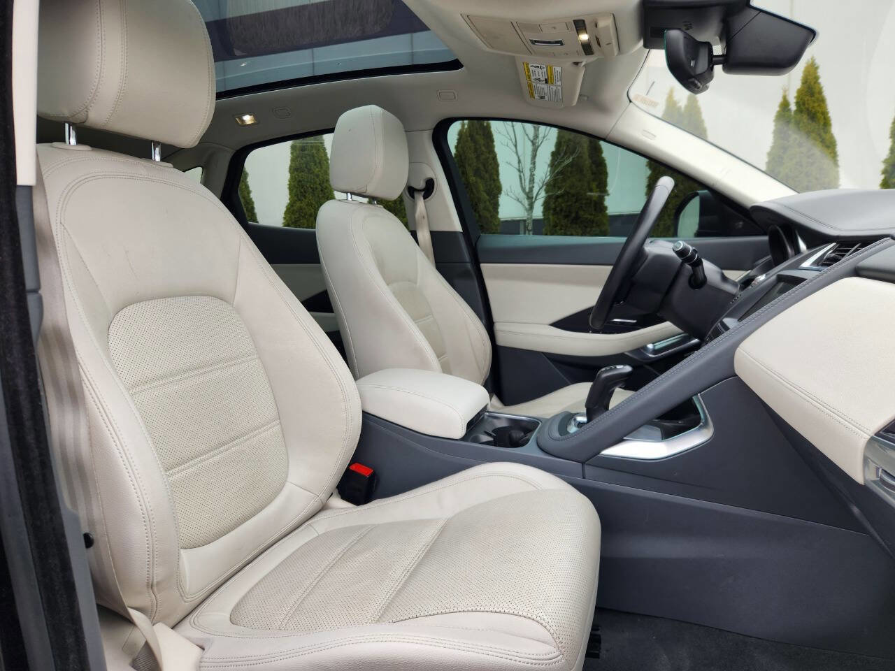 Used 2018 Jaguar E-PACE S image 9