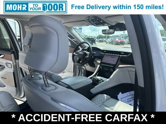 Used 2022 Jeep Grand Cherokee Summit w/ Luxury Tech Group V AWD/4WD image 19