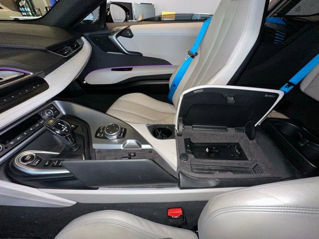 Used 2015 BMW i8 image 23