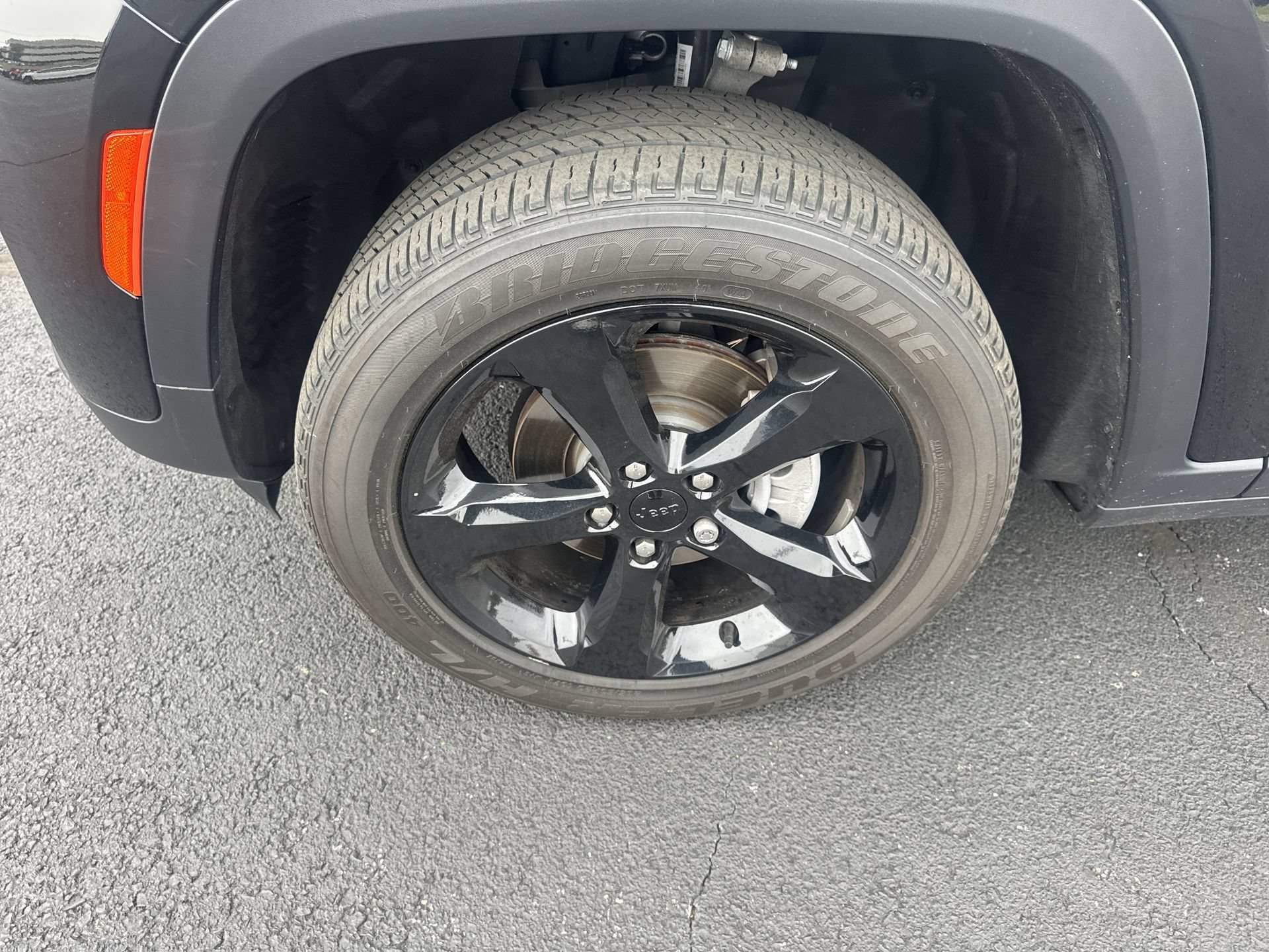 Used 2023 Jeep Grand Cherokee Altitude AWD/4WD image 10