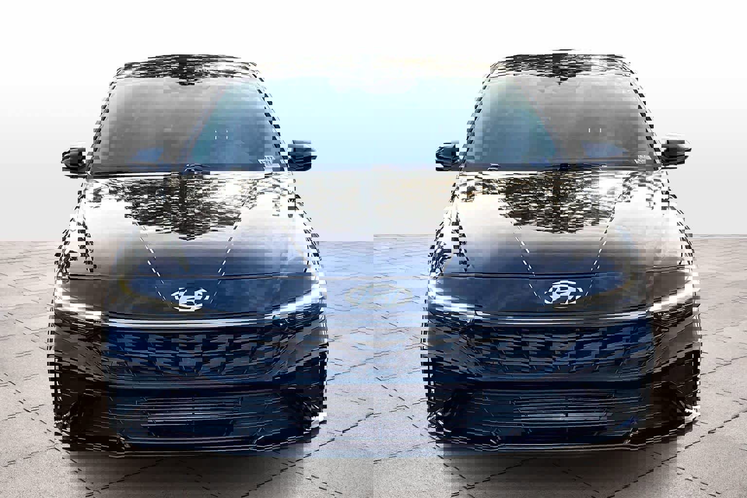 Used 2024 Hyundai Elantra SE image 3