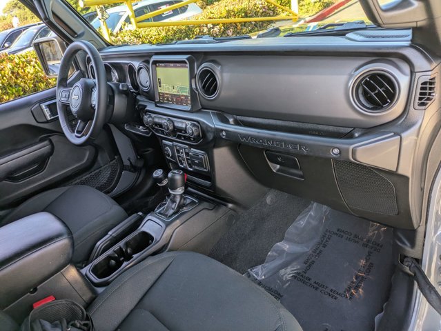 Used 2023 Jeep Wrangler Unlimited w/ Sun & Screen Package image 20