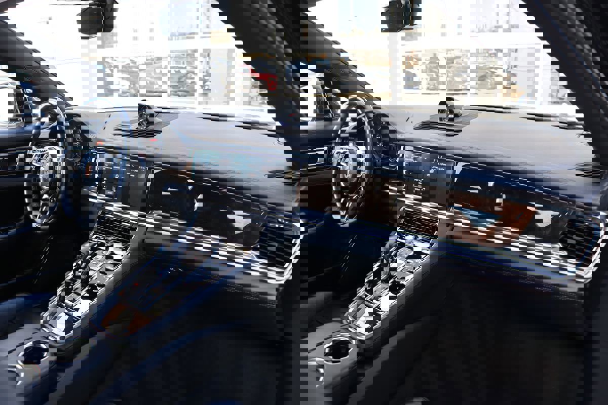 Used 2017 Porsche Panamera 4S w/ Sport Chrono Package image 16