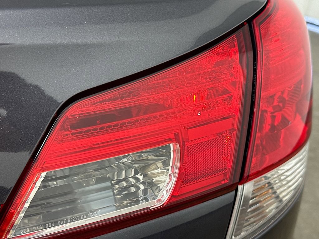 Used 2010 Subaru Outback 2.5i Limited AWD/4WD image 31
