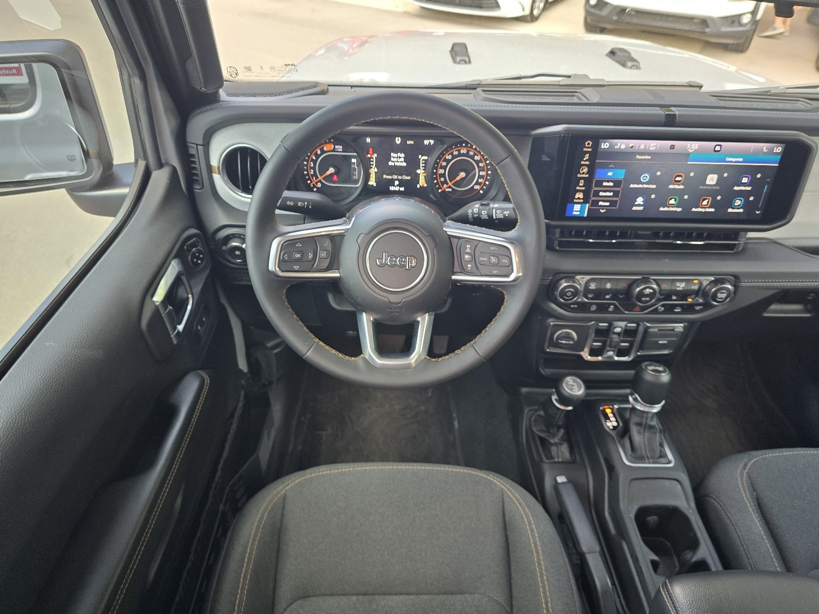 Used 2024 Jeep Wrangler Unlimited Sahara w/ Safety Group AWD/4WD image 15