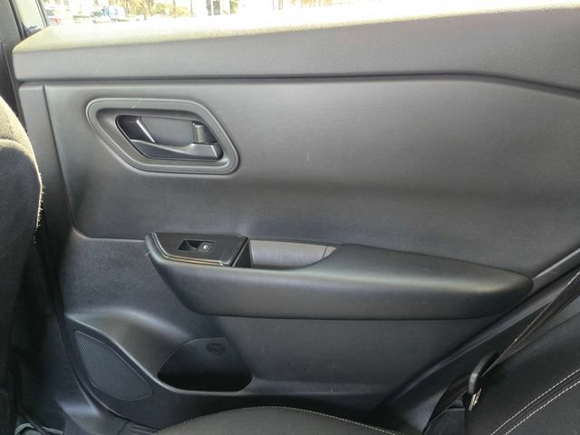 Used 2024 Nissan Rogue S FWD image 13