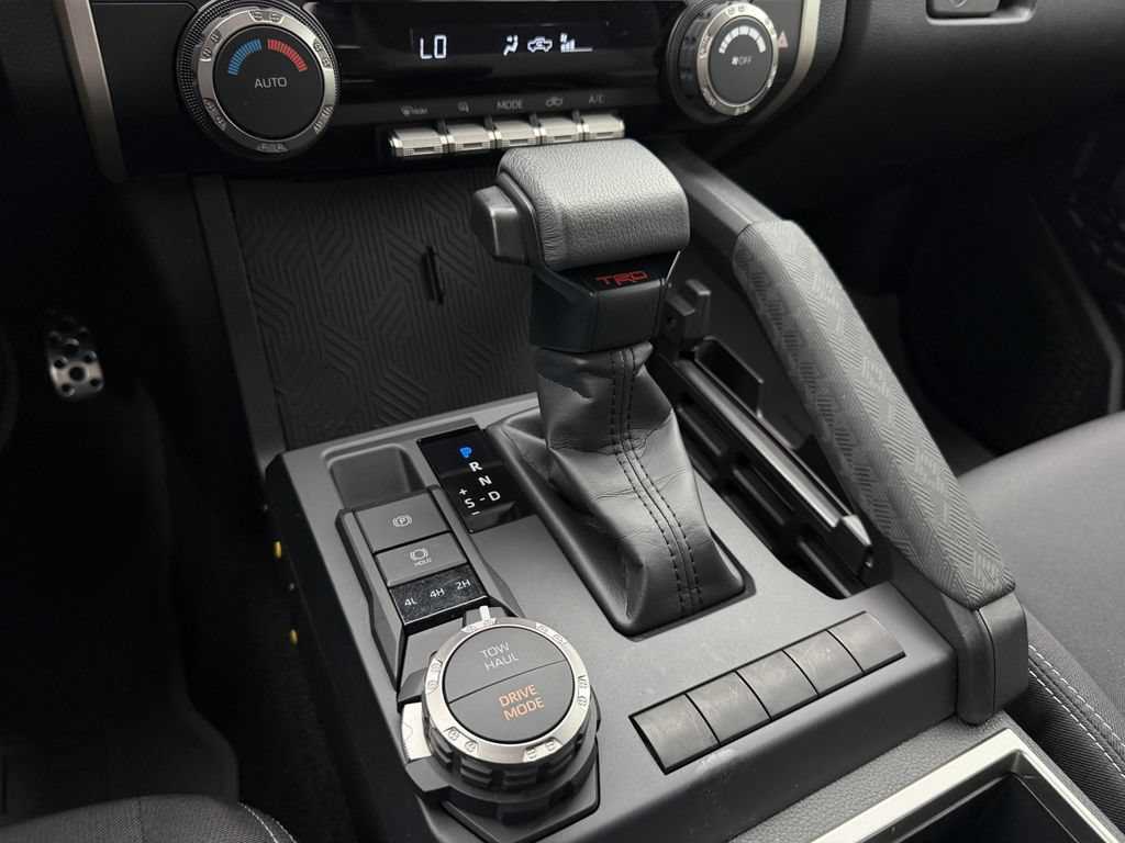 Used 2025 Toyota Tacoma TRD Sport AWD/4WD image 19