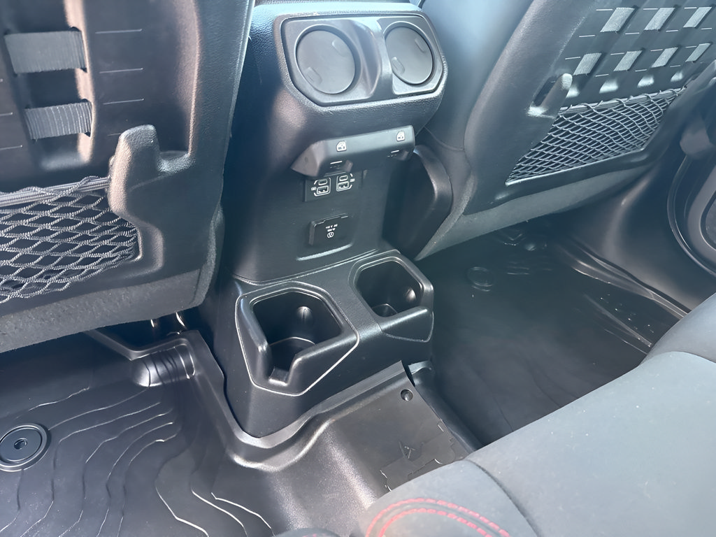 Used 2022 Jeep Wrangler Unlimited Rubicon w/ Cold Weather Group AWD/4WD image 11