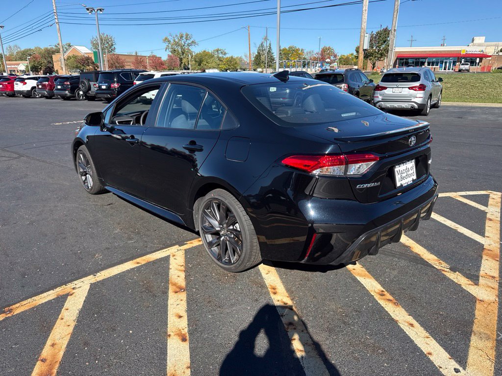 Used 2026 Toyota Corolla SE FWD image 2