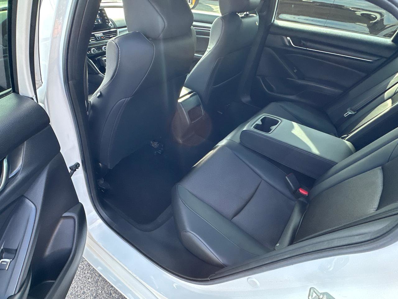 Used 2018 Honda Accord Sport image 18