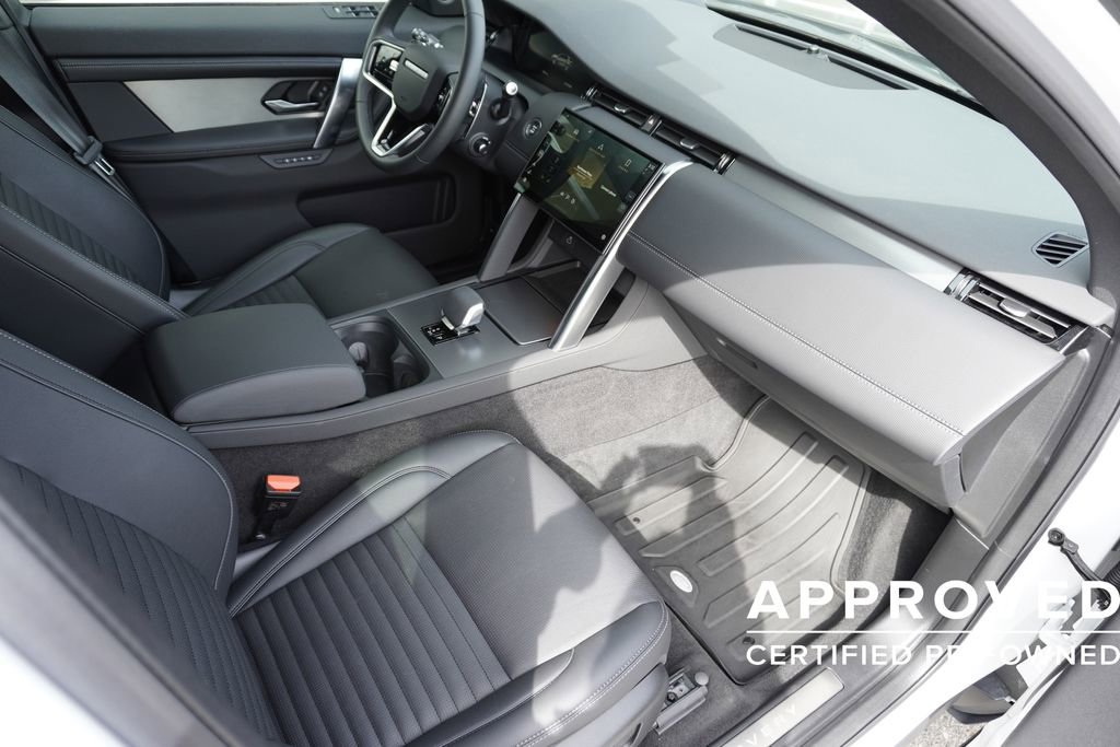 Used 2025 Land Rover Discovery Sport Dynamic SE image 22