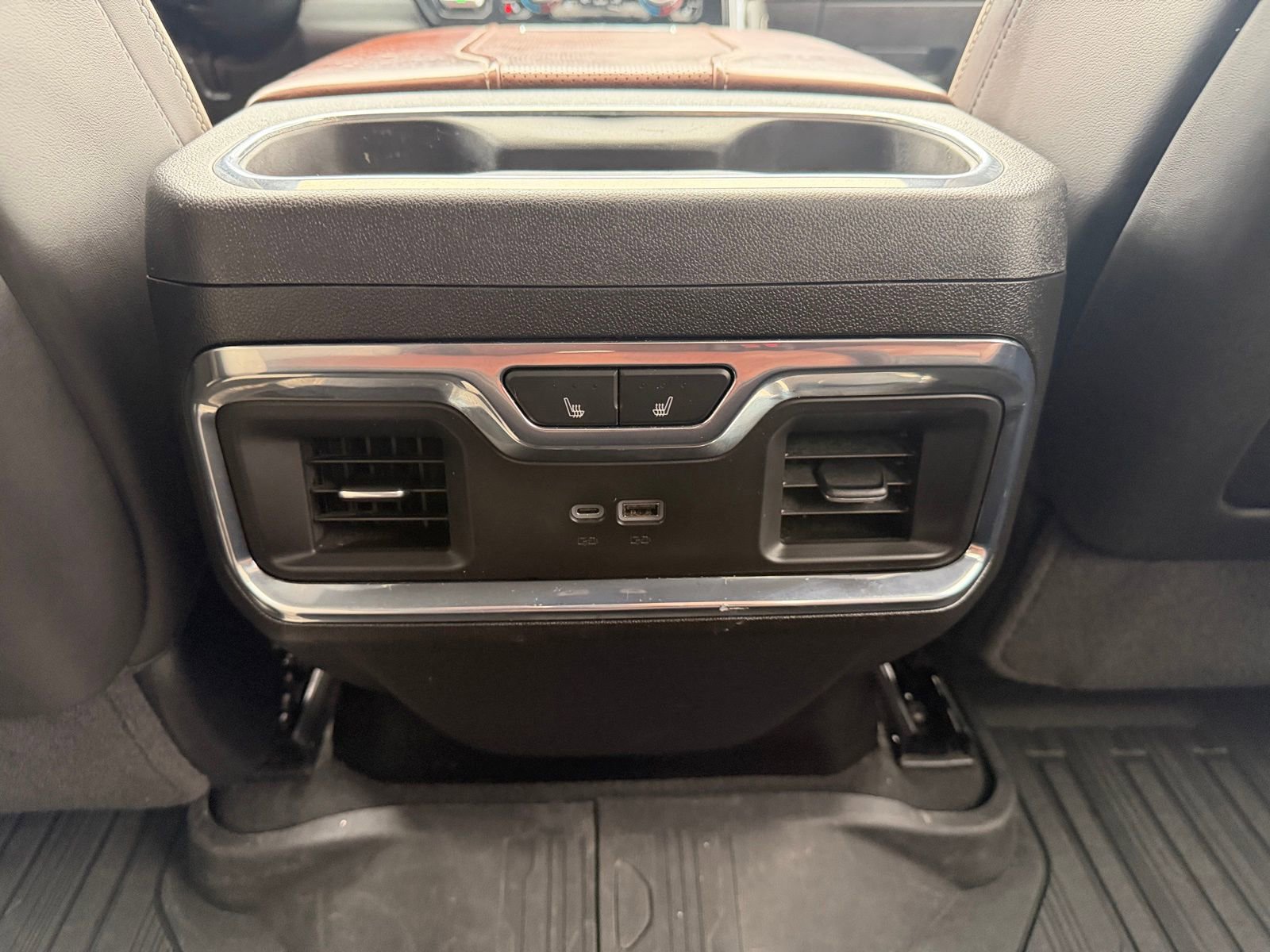 Used 2025 GMC Sierra 2500 Denali Ultimate image 28