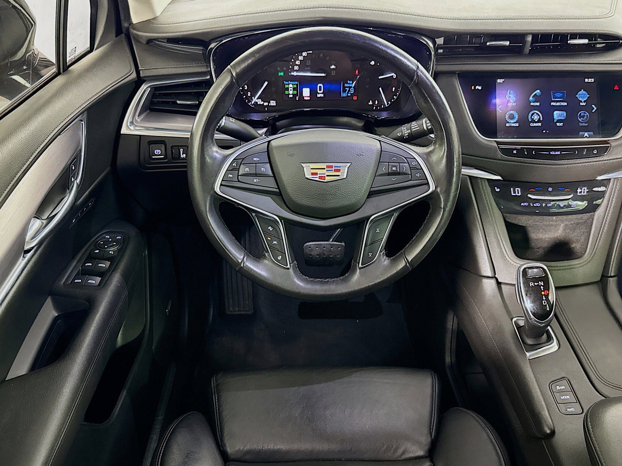 Used 2017 Cadillac XT5 Luxury image 16