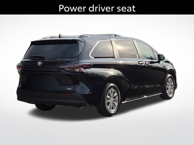 Certified 2026 Toyota Sienna XLE FWD image 7