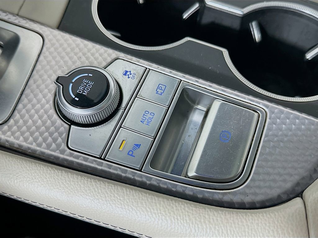 Used 2023 Genesis G70 2.0T w/ Sport Prestige Package image 39