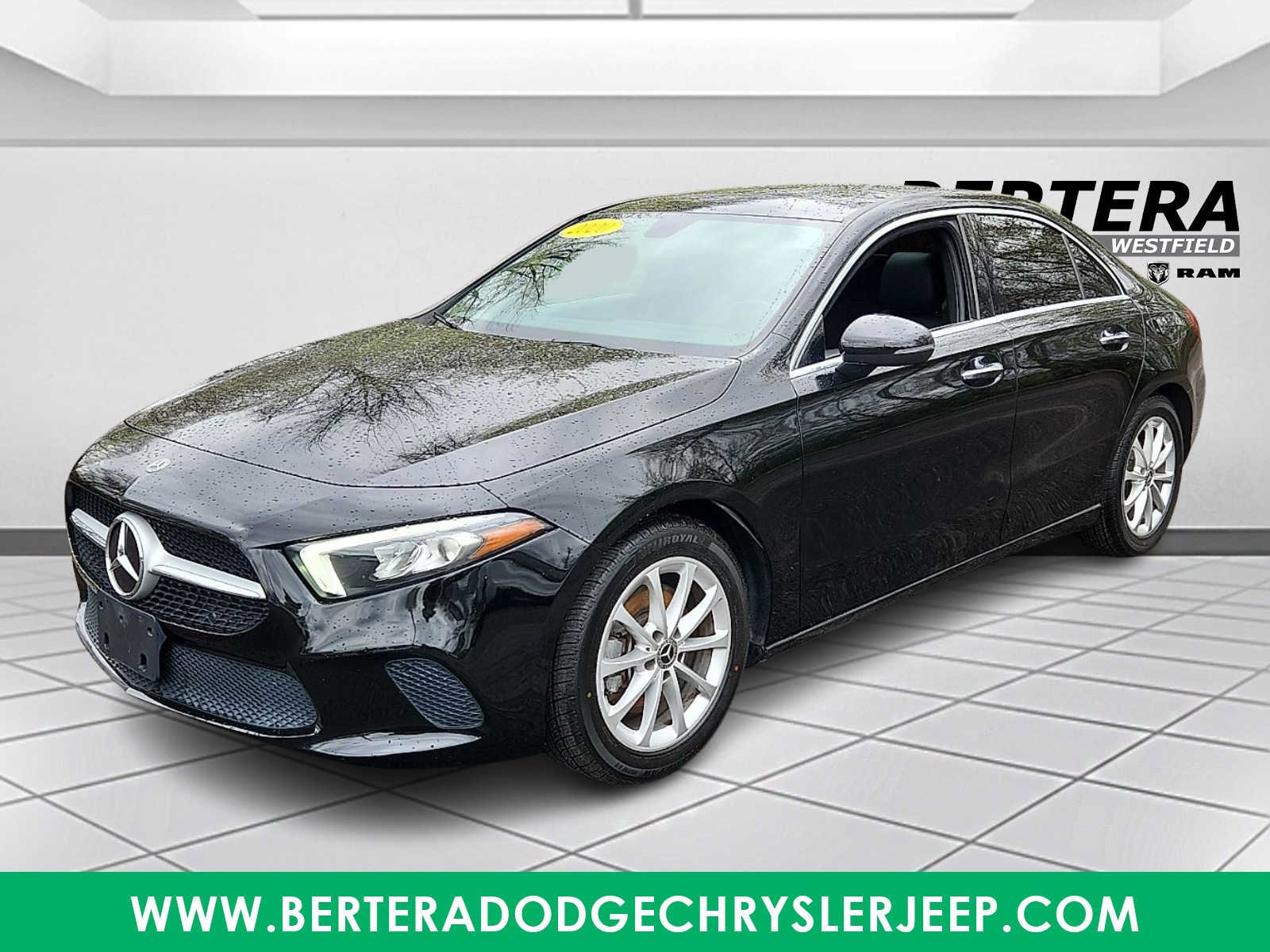 Used 2020 Mercedes-Benz A 220 4MATIC w/ Premium Package image 3