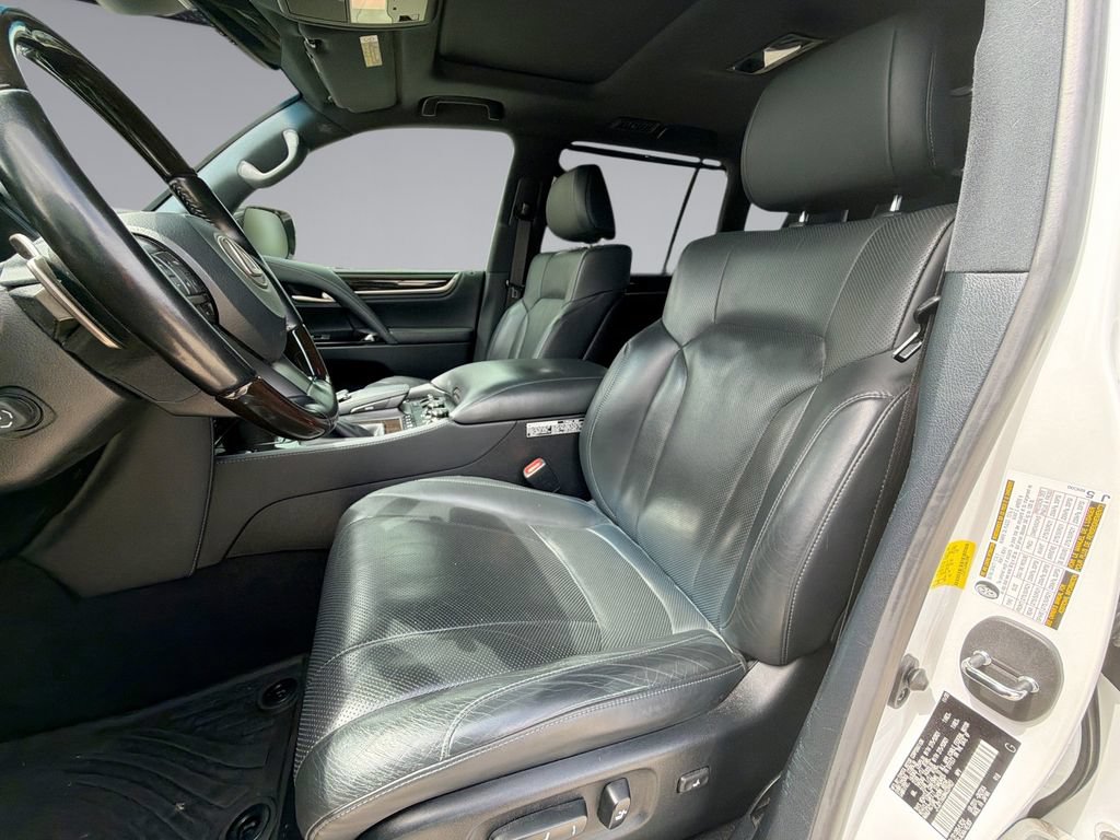 Used 2021 Lexus LX 570 4WD w/ Sport Package image 30
