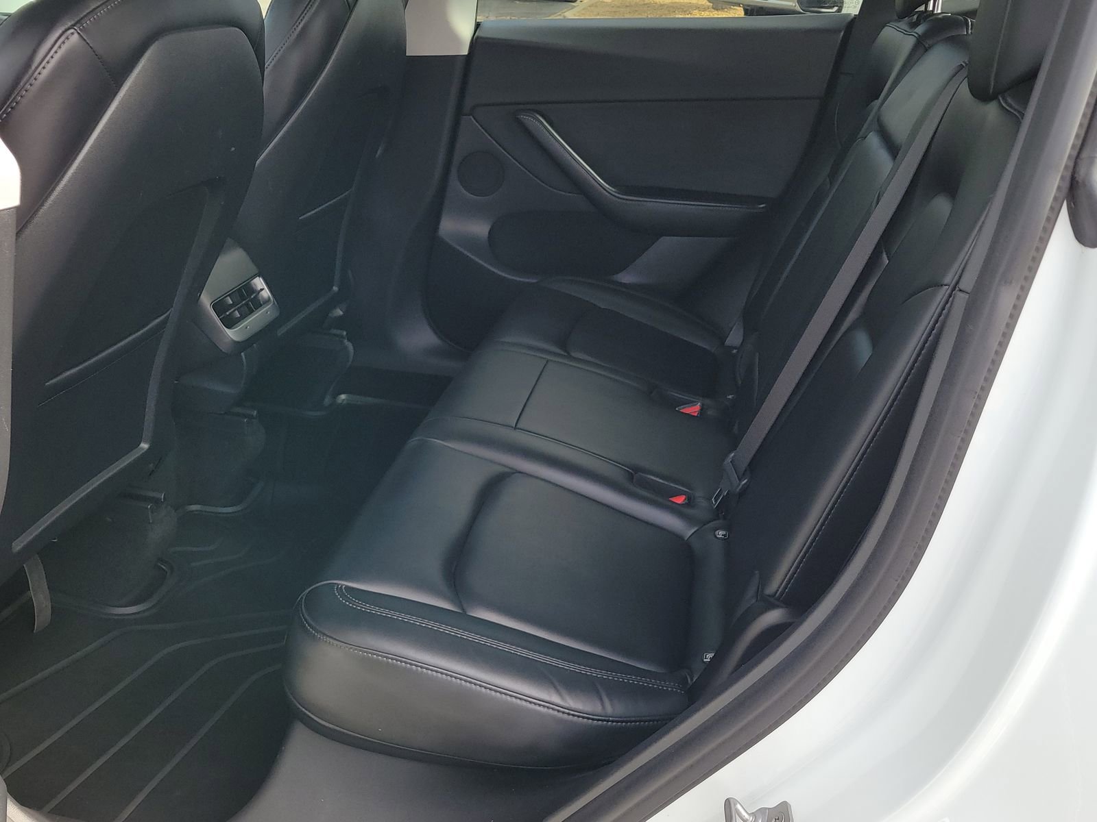 Used 2021 Tesla Model Y Long Range image 8