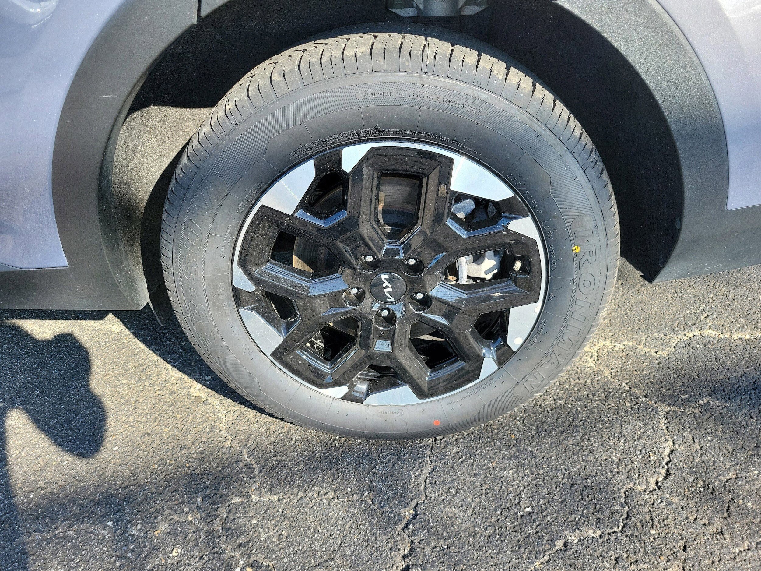 Used 2024 Kia Sorento S image 8