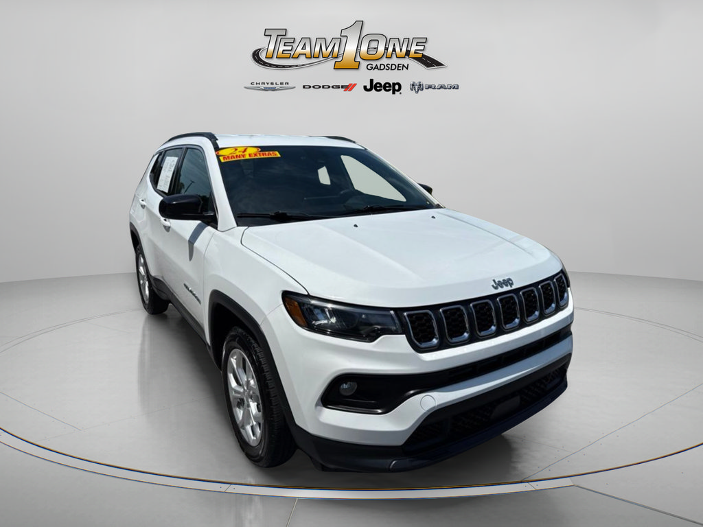Used 2024 Jeep Compass Latitude AWD/4WD image 1