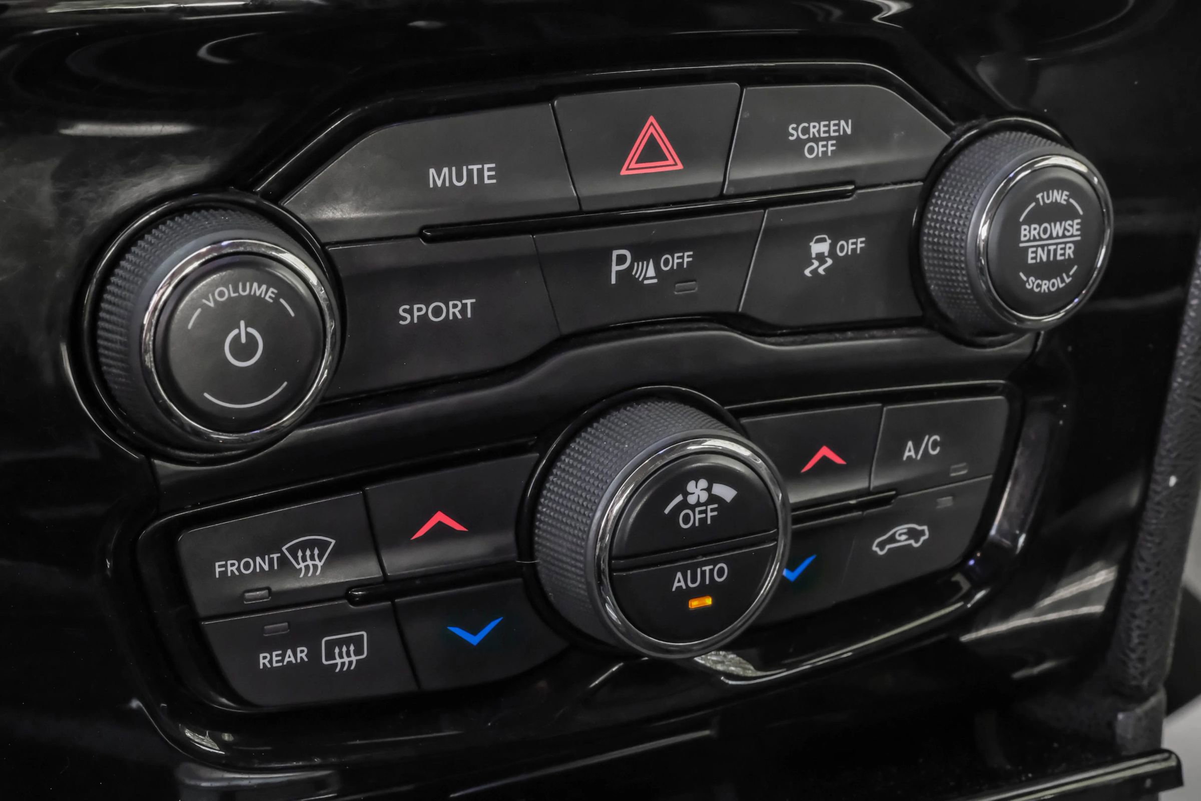 Used 2022 Chrysler 300 S image 31