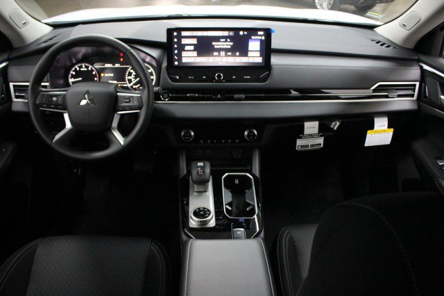 New 2026 Mitsubishi Outlander ES image 20