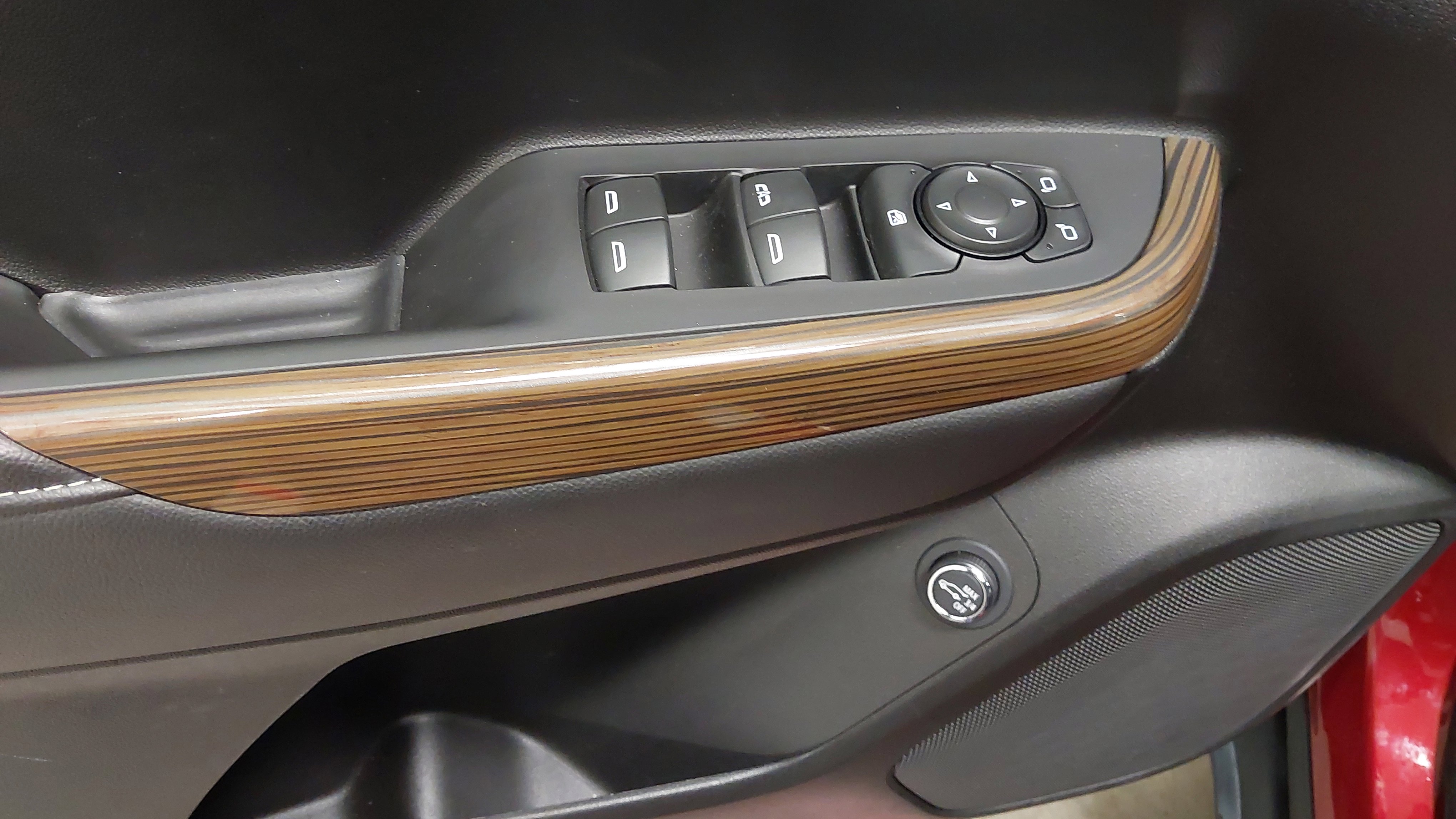 Used 2023 GMC Acadia SLE w/ Driver Convenience Package image 25