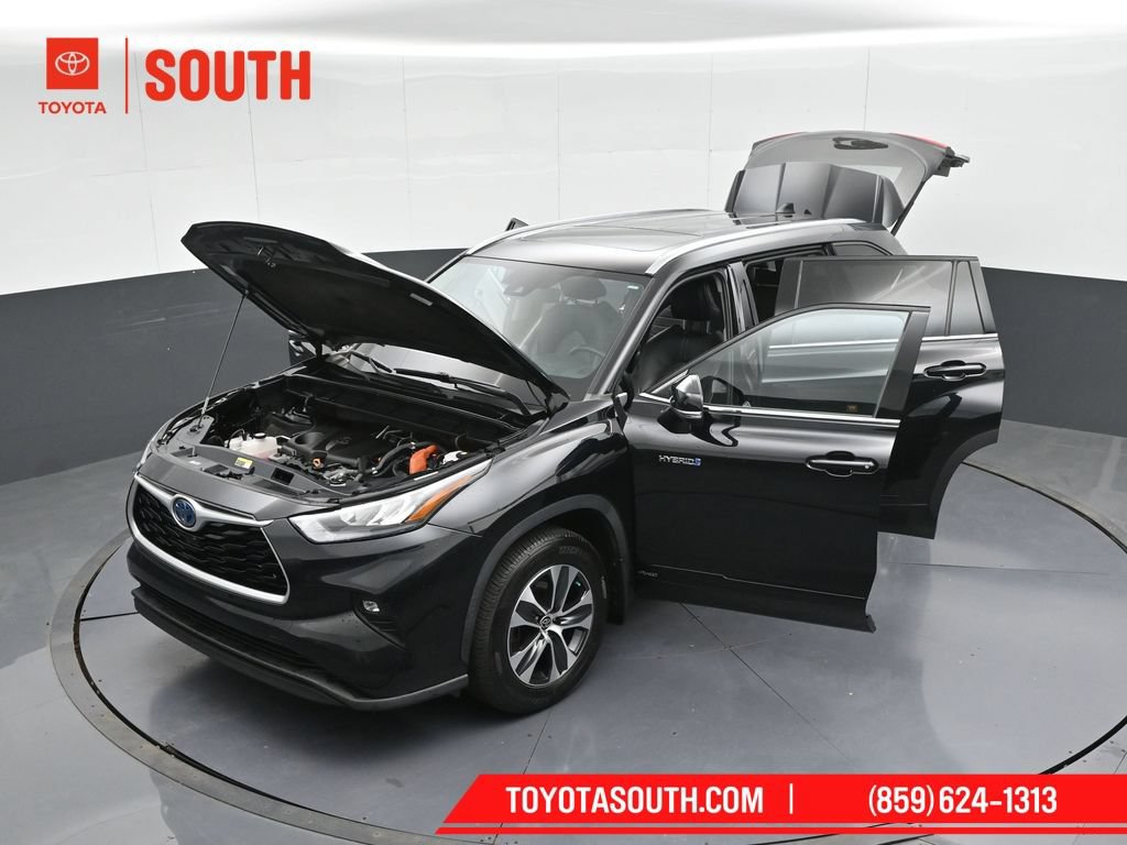 Used 2020 Toyota Highlander XLE AWD/4WD image 58