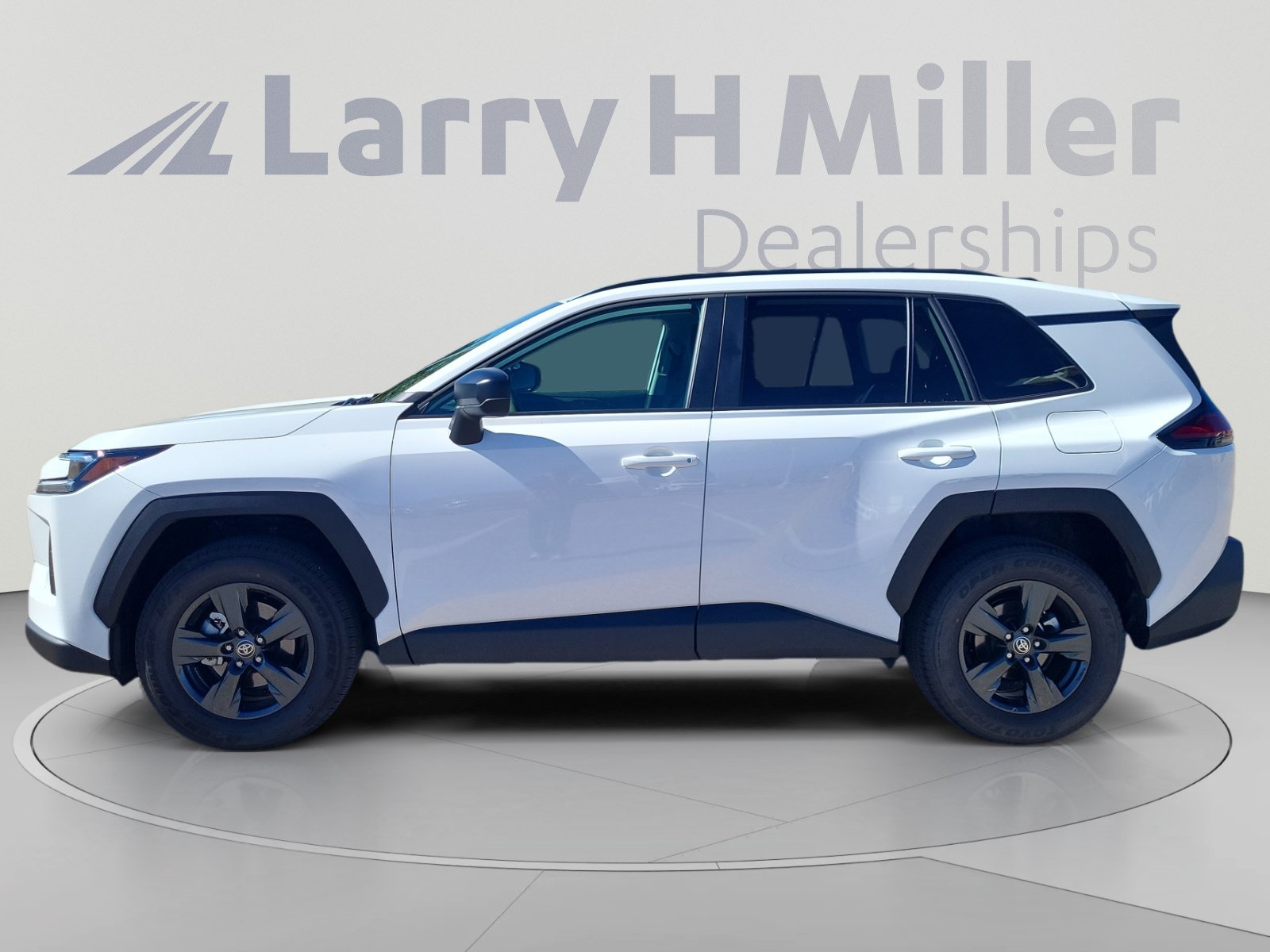 Used 2026 Toyota RAV4 LE AWD/4WD image 2