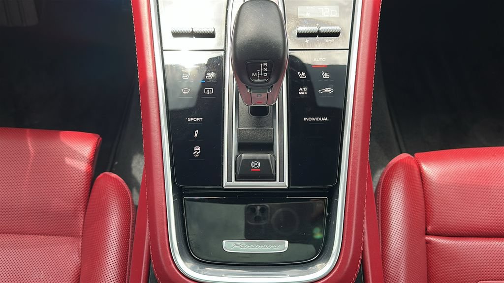 Used 2018 Porsche Panamera 4S AWD/4WD image 31