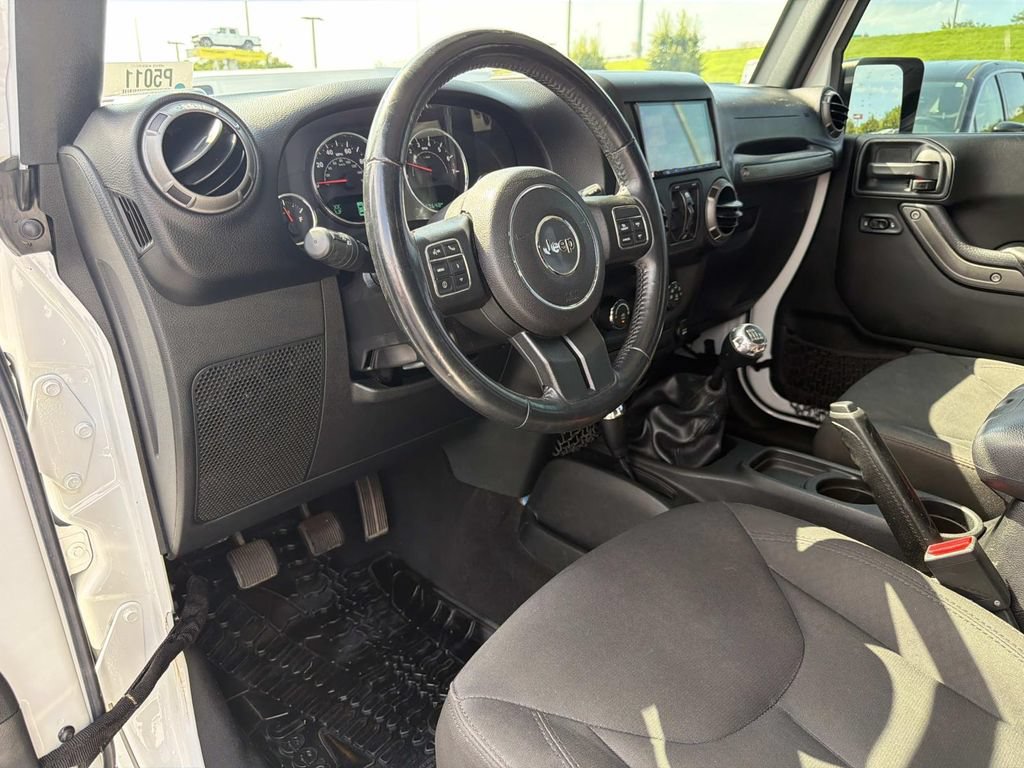 Used 2018 Jeep Wrangler Unlimited Sport S AWD/4WD image 22