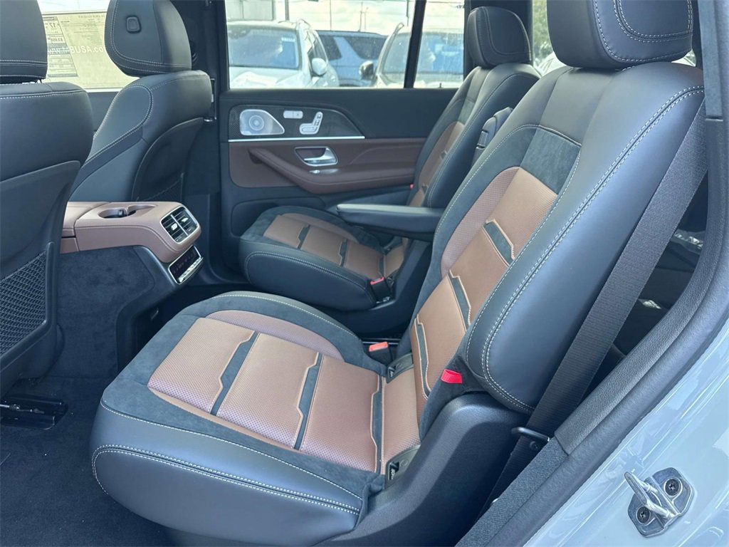 New 2026 Mercedes-Benz GLS 63 AMG 4MATIC image 7