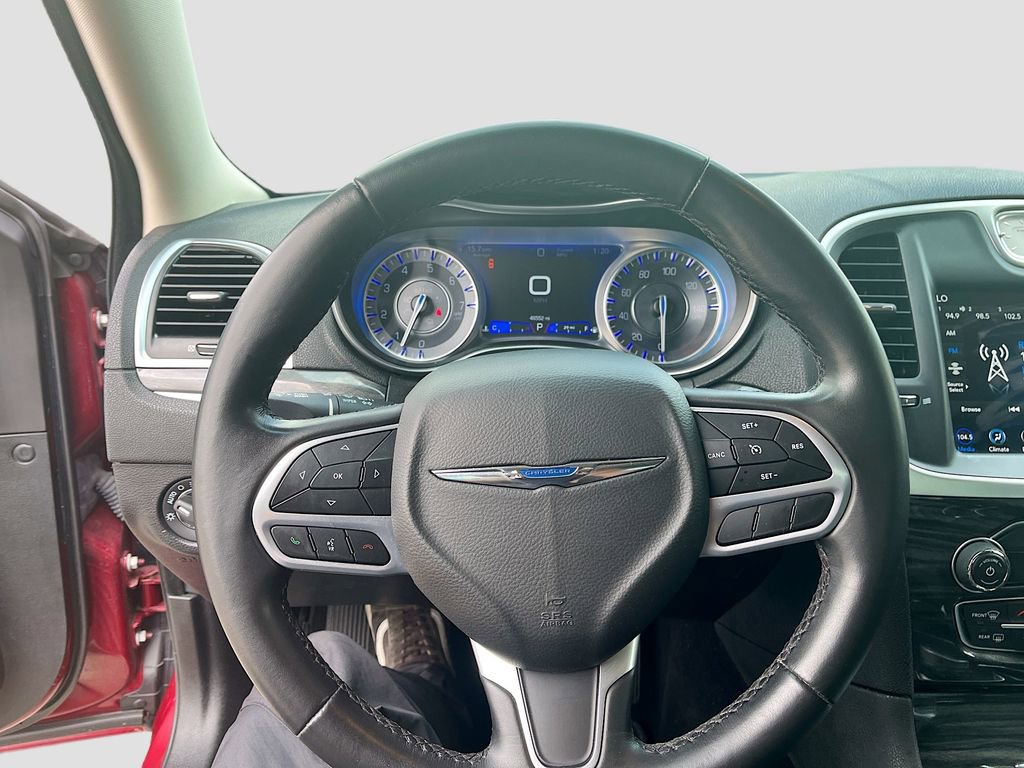 Used 2022 Chrysler 300 Touring w/ Sport Appearance Package image 11