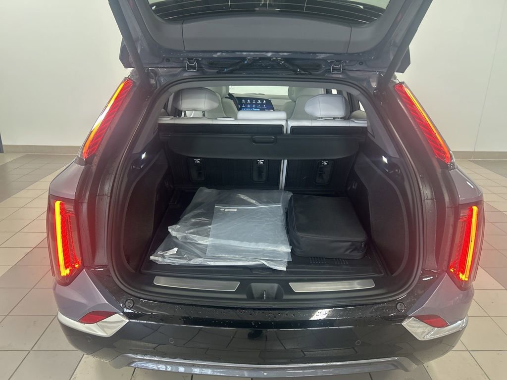 Used 2026 Cadillac Optiq Luxury 2 image 22