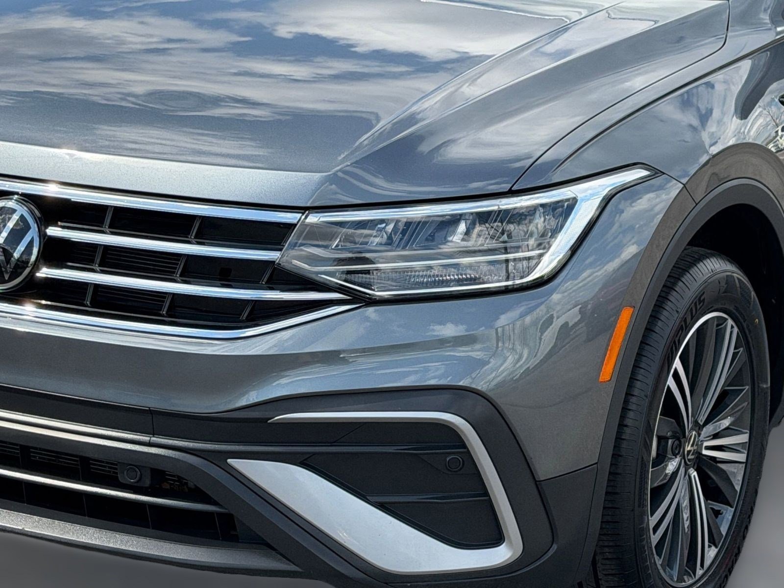 Used 2024 Volkswagen Tiguan Wolfsburg Edition image 11