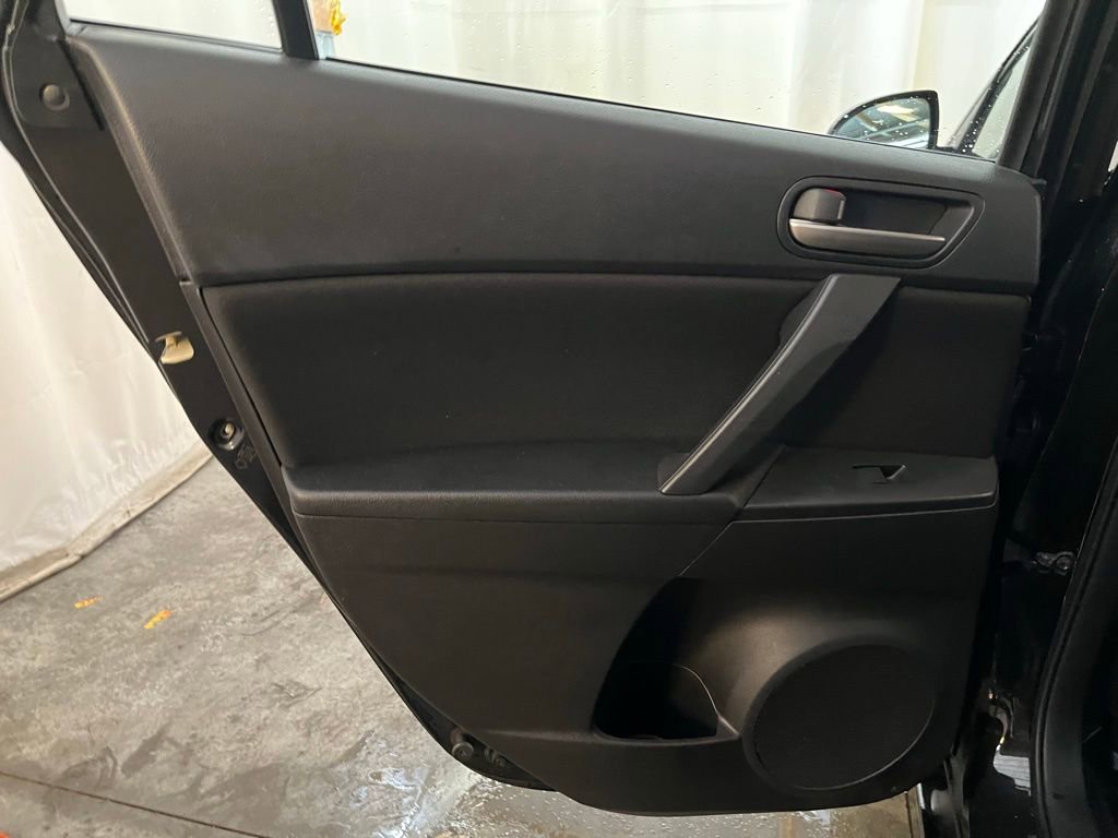 Used 2013 MAZDA MAZDA3 i Touring w/ Preferred Equipment Pkg image 22