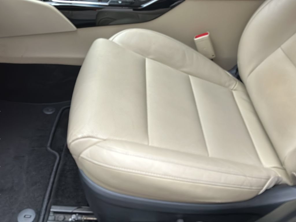 Used 2017 Kia Cadenza Premium FWD image 13