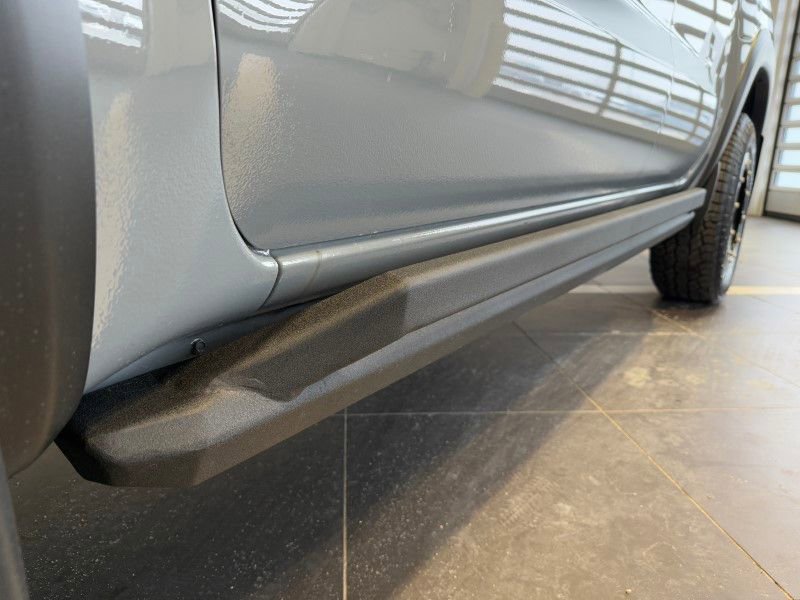 New 2025 Nissan Frontier PRO-4X image 28