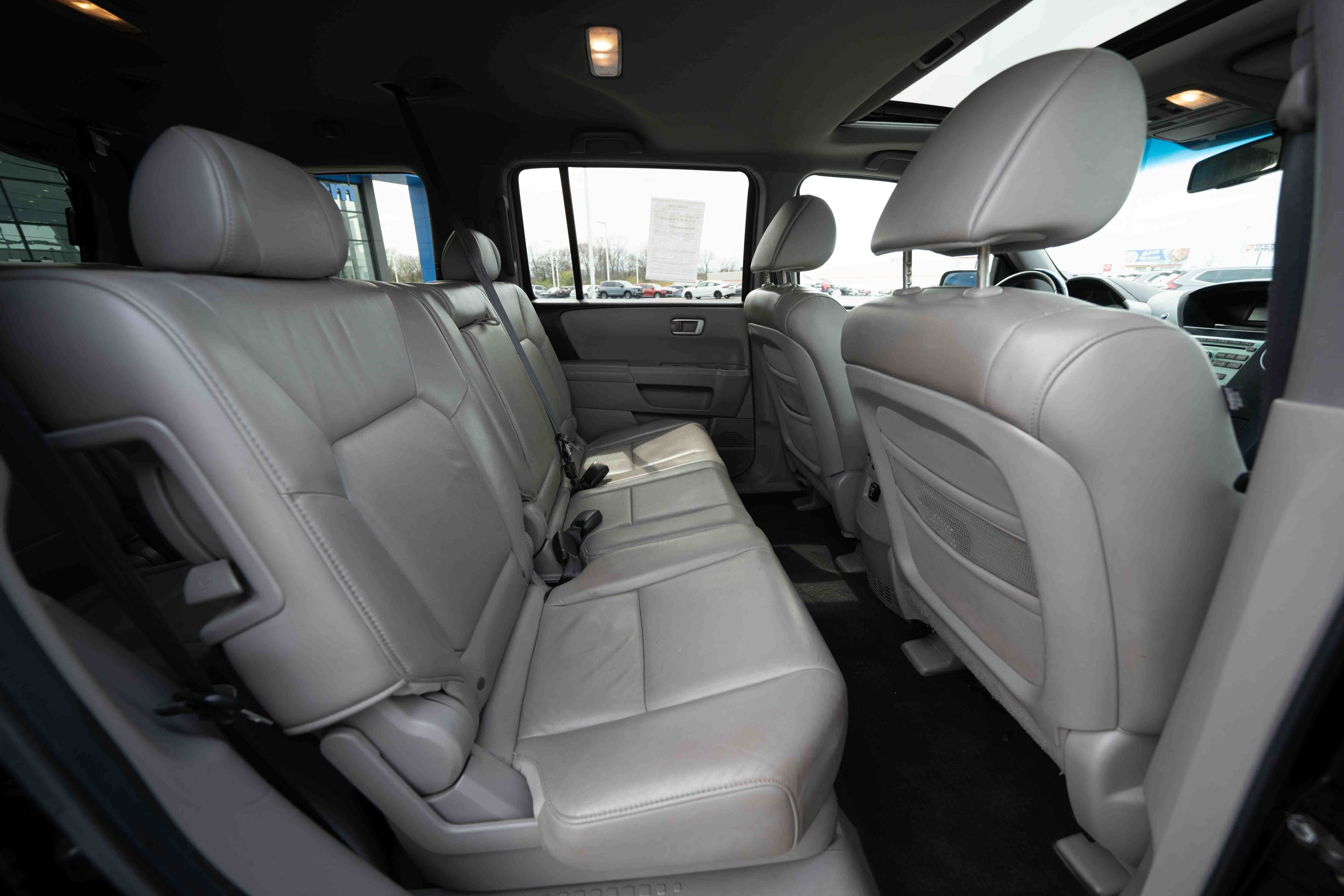 Used 2010 Honda Pilot EX-L image 25