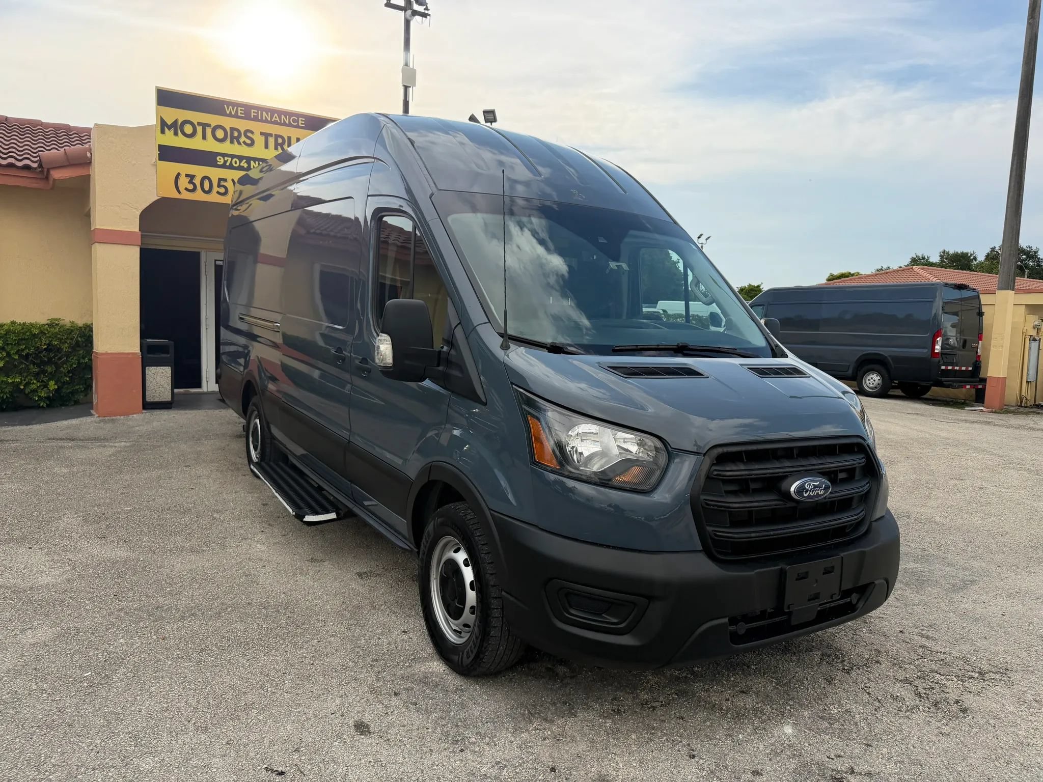 Used 2020 Ford Transit 250 148 High Roof Extended RWD image 9