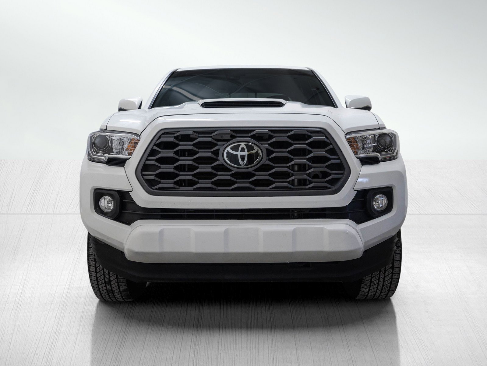 Used 2023 Toyota Tacoma TRD Sport AWD/4WD image 2