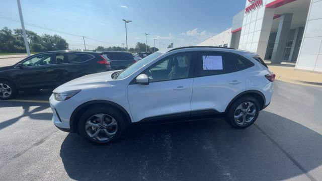 Used 2025 Ford Escape ST-Line Select AWD/4WD image 7