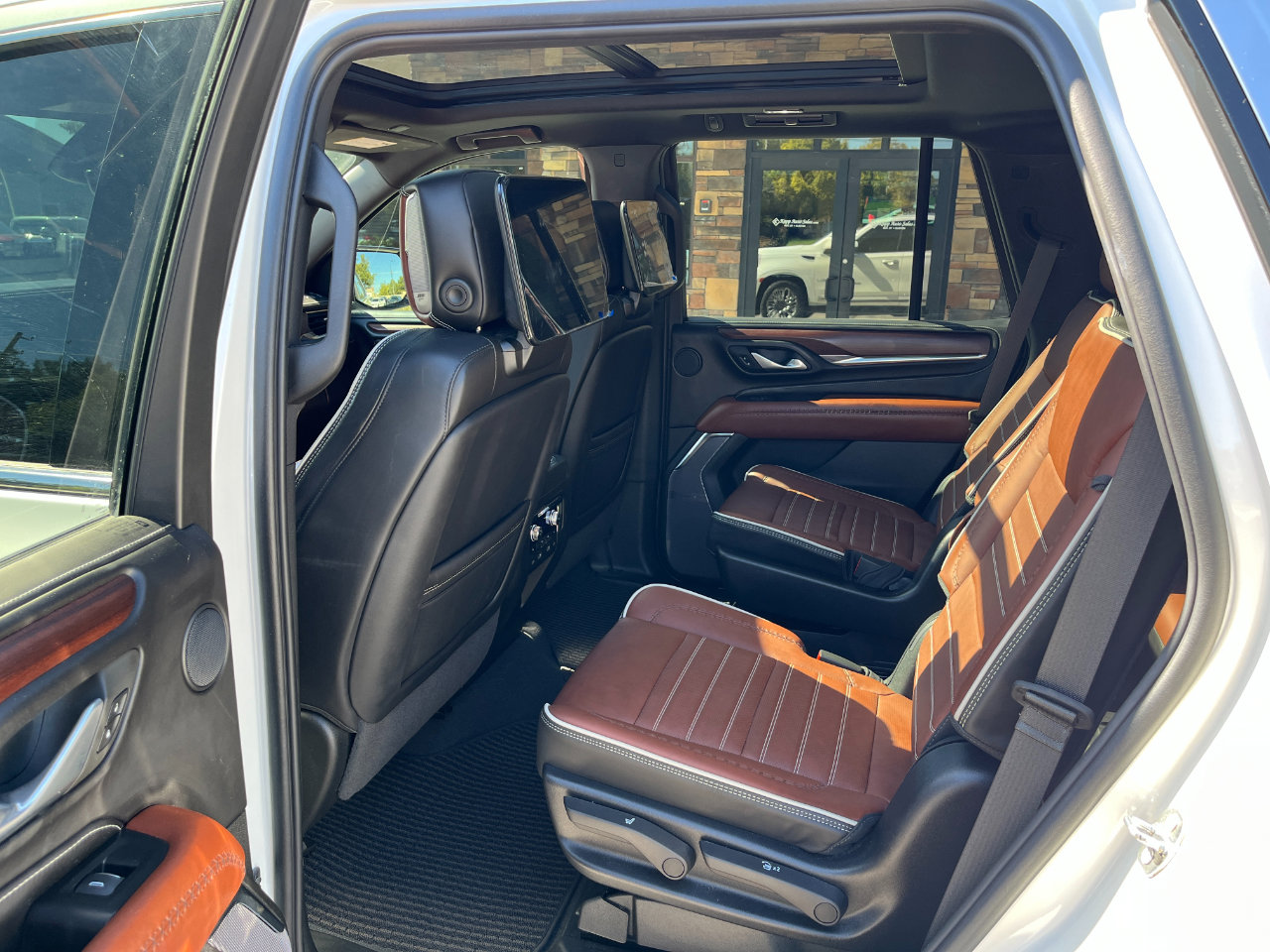 Used 2024 GMC Yukon Denali Ultimate image 5