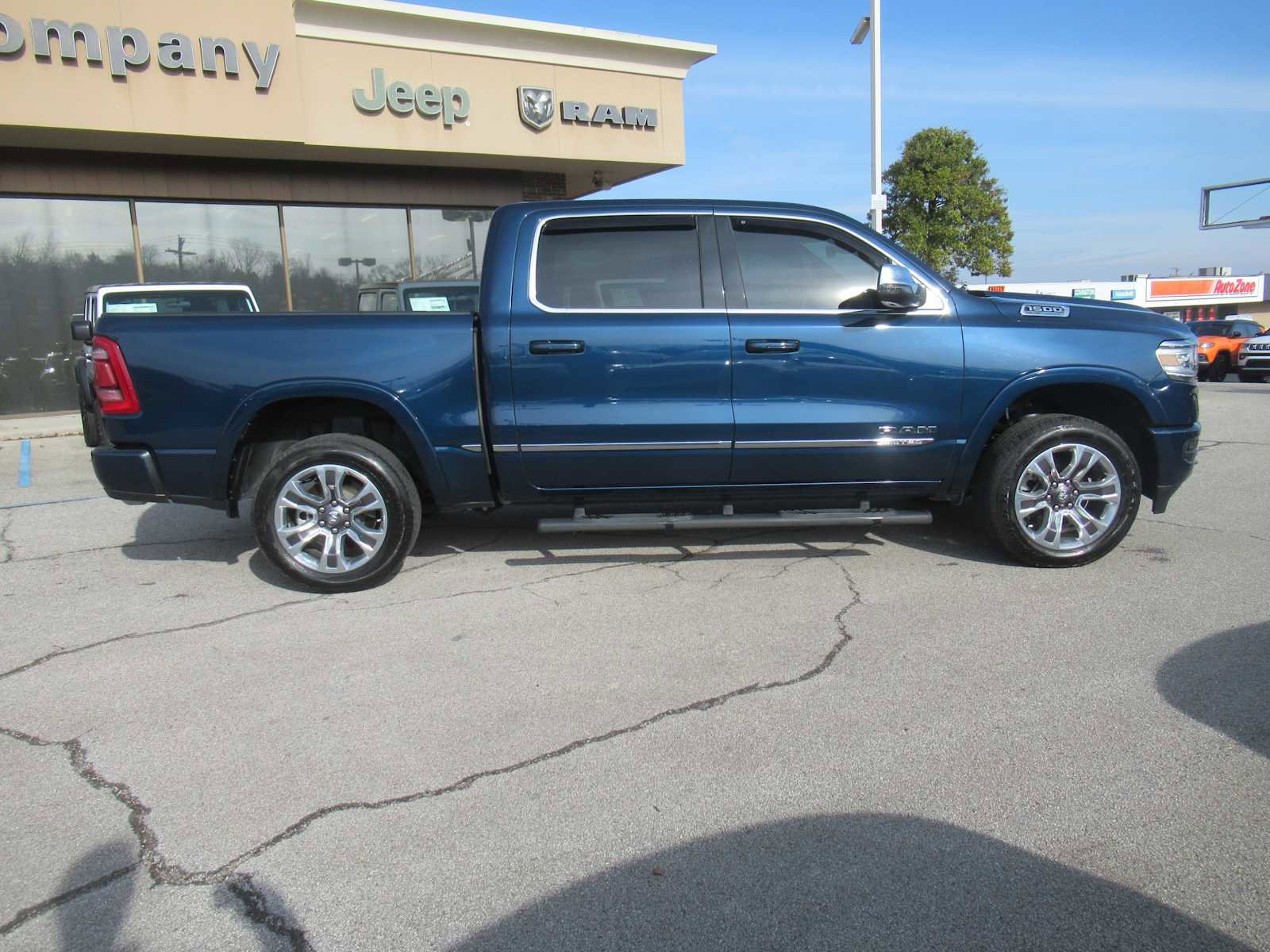 Used 2024 RAM 1500 Limited w/ Body Color Bumper Group image 5