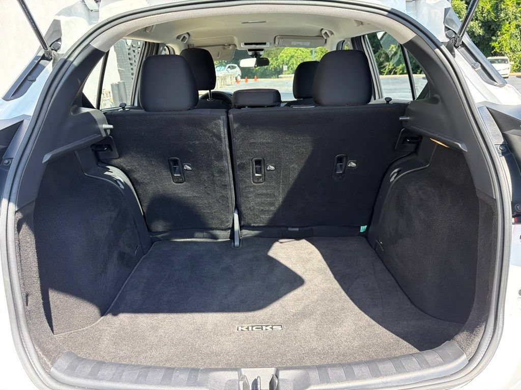 Used 2022 Nissan Kicks SR FWD image 19