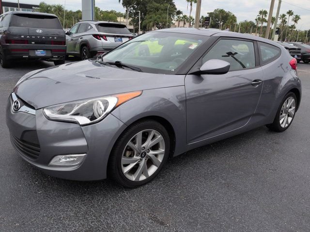 Used 2017 Hyundai Veloster FWD image 8