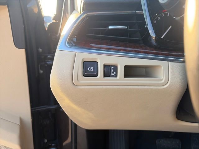 Used 2018 Cadillac XT5 Luxury w/ Driver Awareness Package image 49