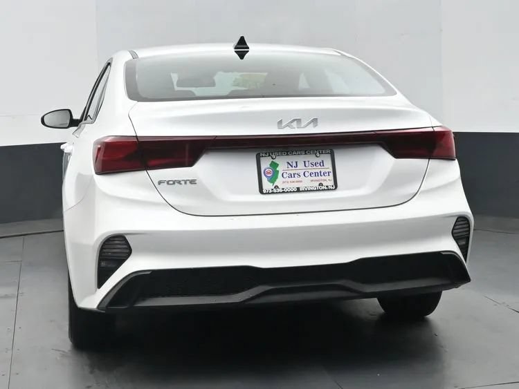 Used 2024 Kia Forte LXS FWD image 8
