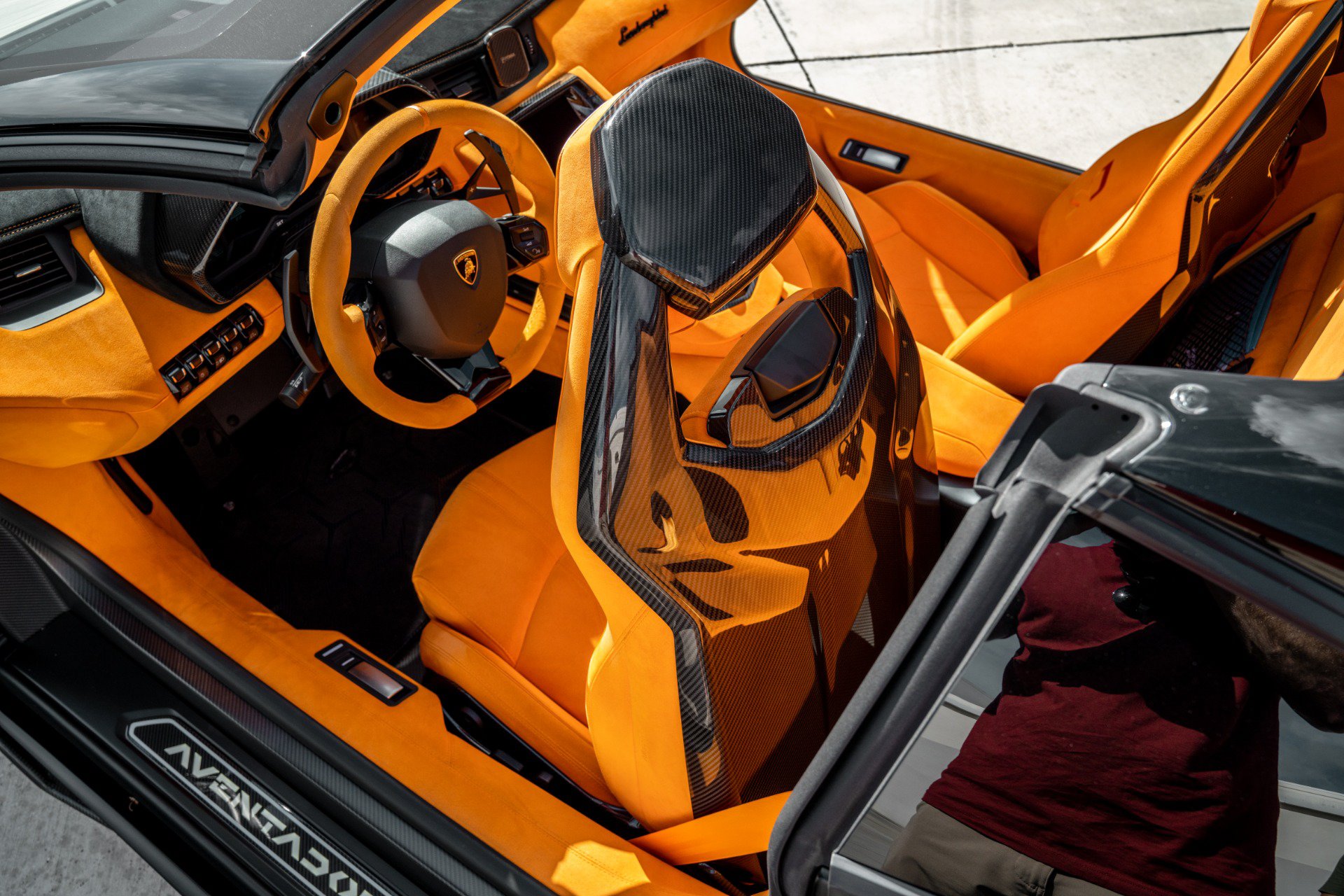 Used 2020 Lamborghini Aventador SVJ AWD/4WD image 3